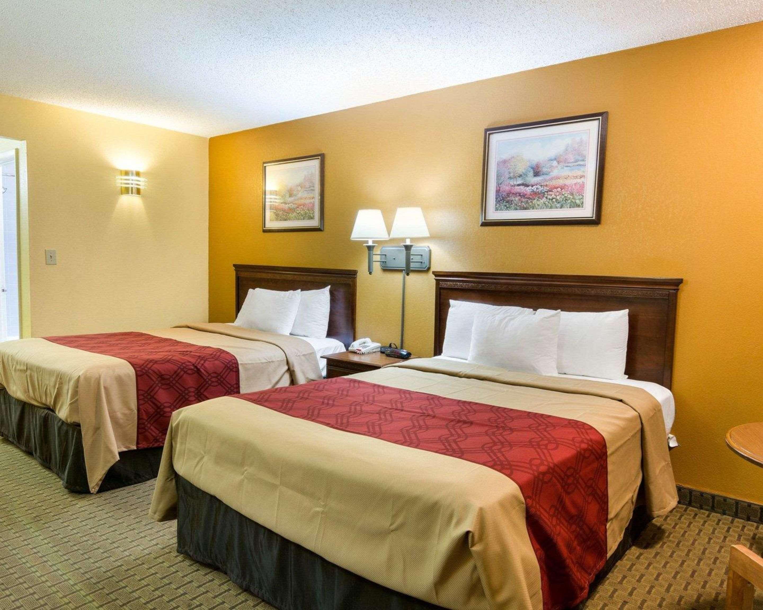 Econo Lodge Fredericksburg near I-95 Esterno foto